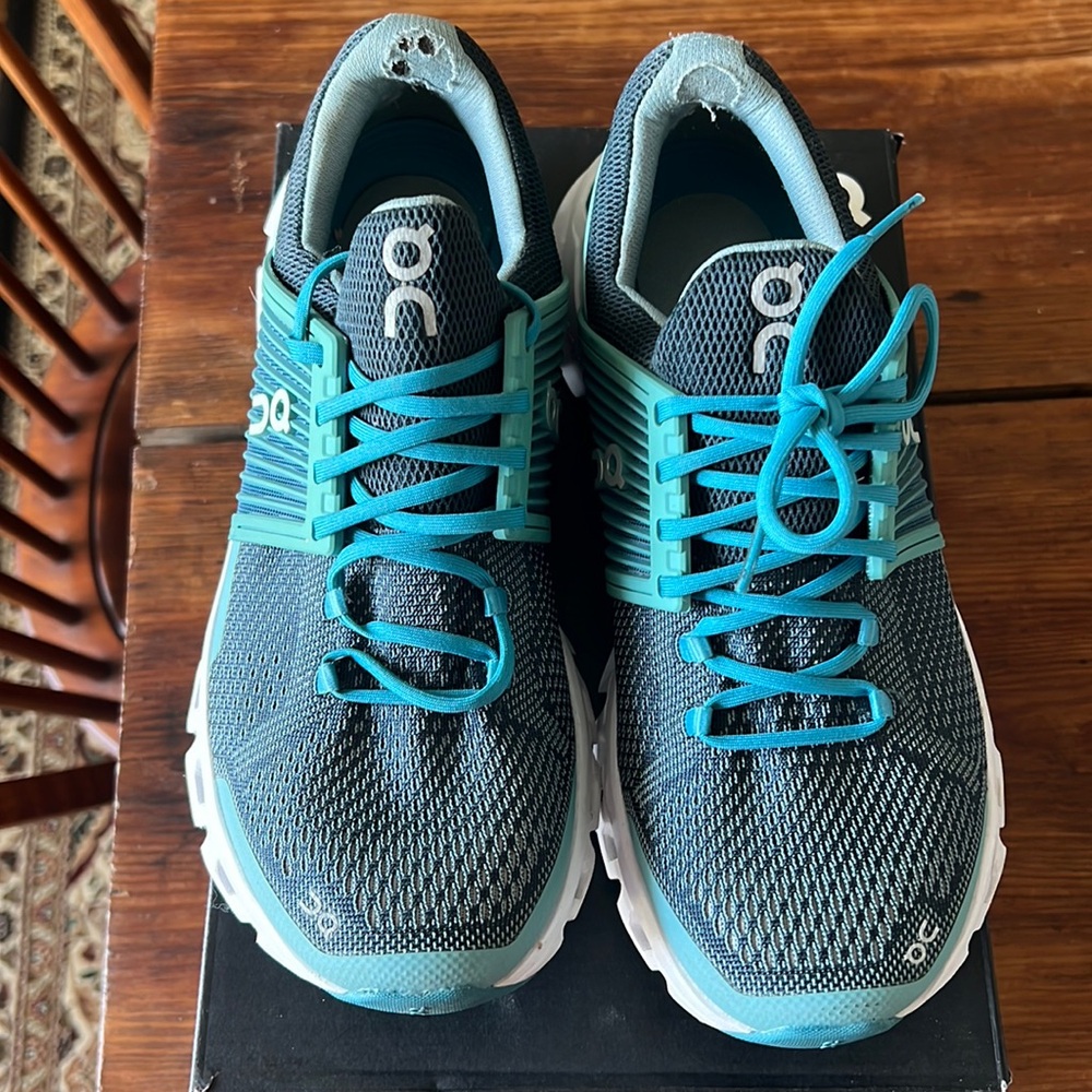 On Cloud womens tennis shoes Cloudswift
